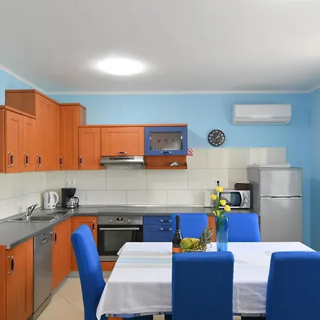 Family-friendly With Swimming Pool - 7916 أوباتيا