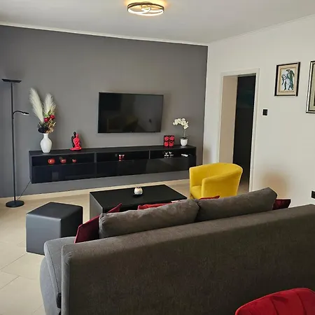 Daire Family-friendly With Swimming Pool - 7916 Opatija