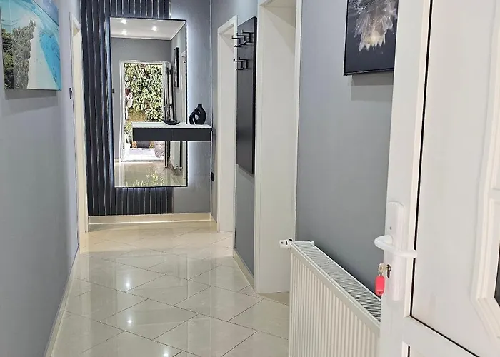 Family-friendly With Swimming Pool - 7916 Apartament *