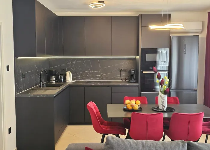 Family-friendly With Swimming Pool - 7916 Opatija