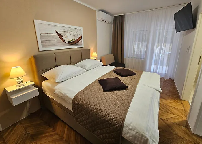 Family-friendly With Swimming Pool - 7916 Opatija