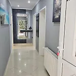 Family-friendly With Swimming Pool - 7916 Apartment *