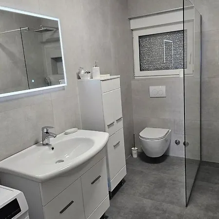 Apartman Family-friendly With Swimming Pool - 7916 Abbázia