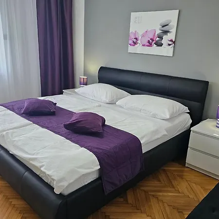 Apartment Family-friendly With Swimming Pool - 7916