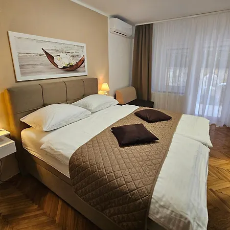 Family-friendly With Swimming Pool - 7916 Opatija