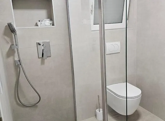 Family-friendly With Swimming Pool - 7916 Apartment