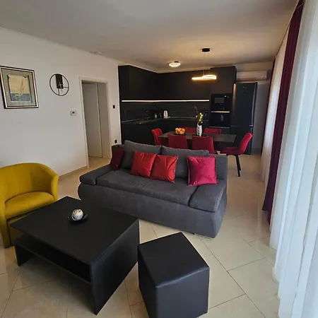 Family-friendly With Swimming Pool - 7916 Апартаменти *