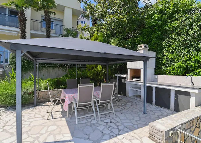 Lägenhet Family-friendly With Swimming Pool - 7916 Opatija